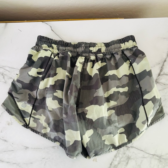 Lululemon Hotty Hot Low-Rise Long 4” Heritage 365 Camo Crispin Green Olive‎ 6 - Picture 12 of 13